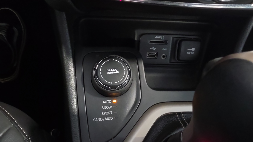 Used 2018 Black Jeep Limited image 26