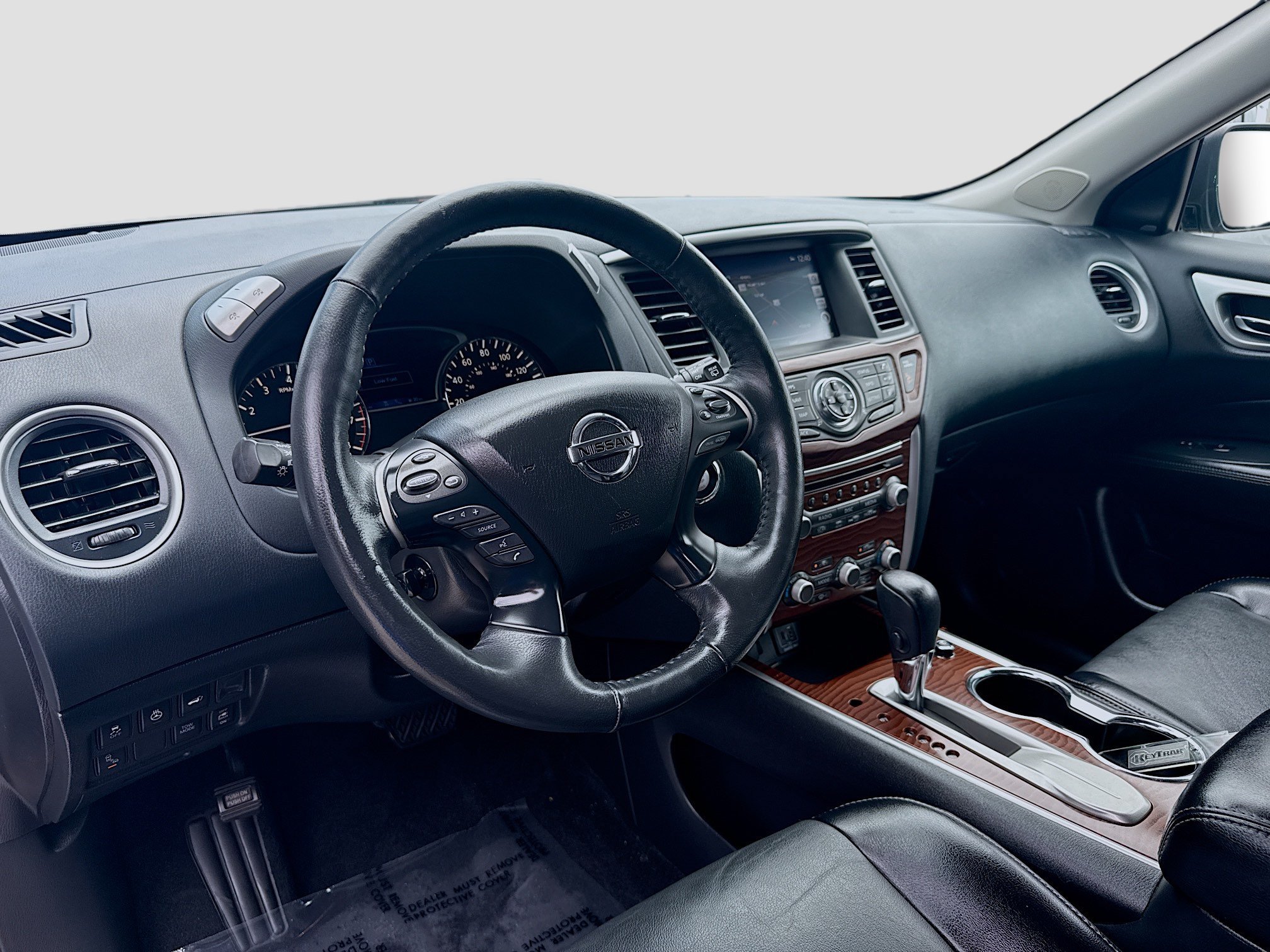 Used 2020 Gun Metallic Nissan Platinum image 7