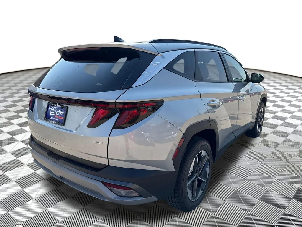 New 2026 Silver Hyundai SEL image 5