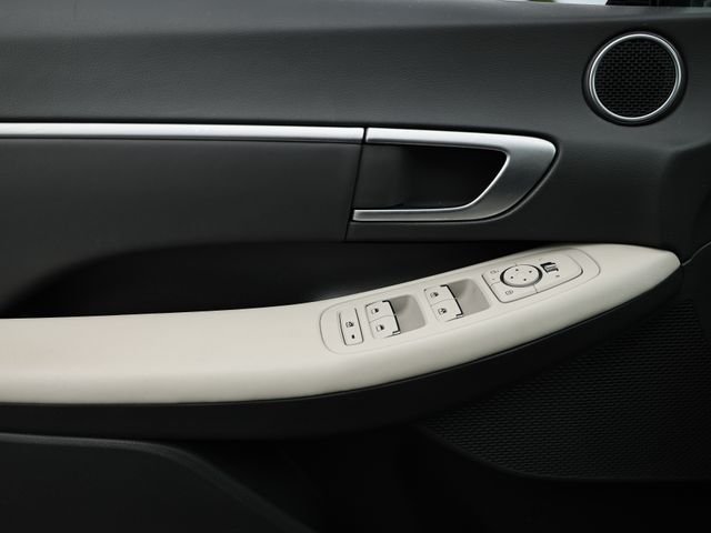 Used 2024 Aero Silver Hyundai SEL image 14