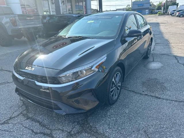 Used 2023 Black Kia LXS image 18