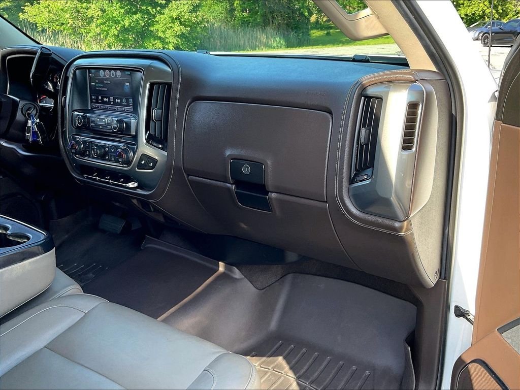 Used 2018 White Chevrolet LTZ image 13