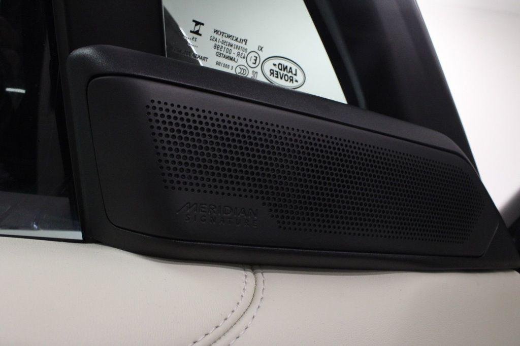 New 2026 Santorini Black Land Rover SV image 18