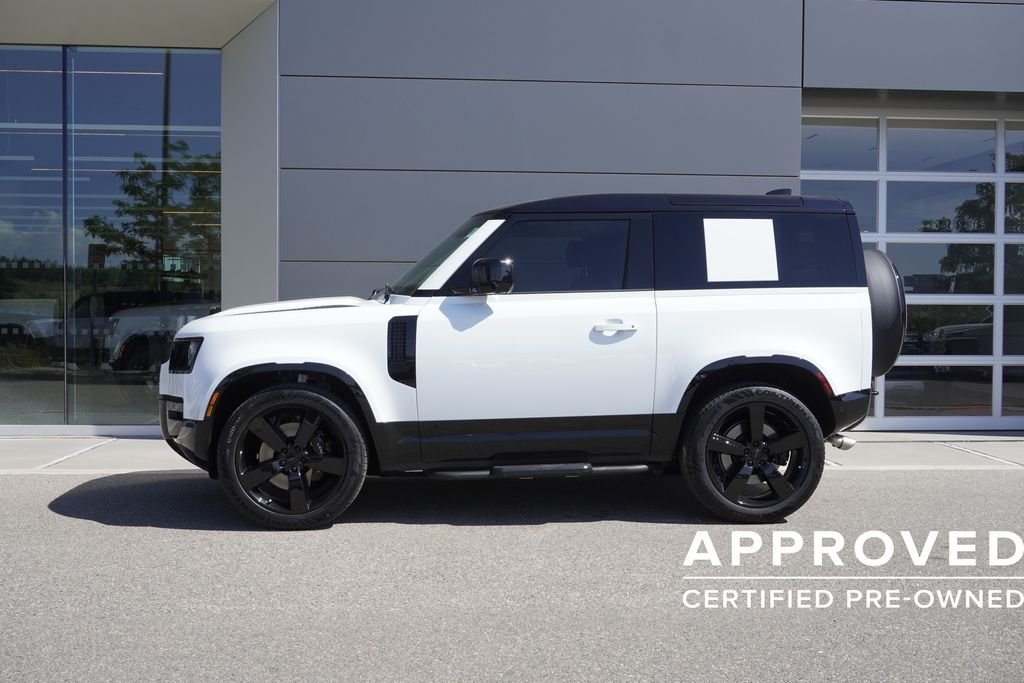 Certified Used 2026 White Land Rover V8 image 8