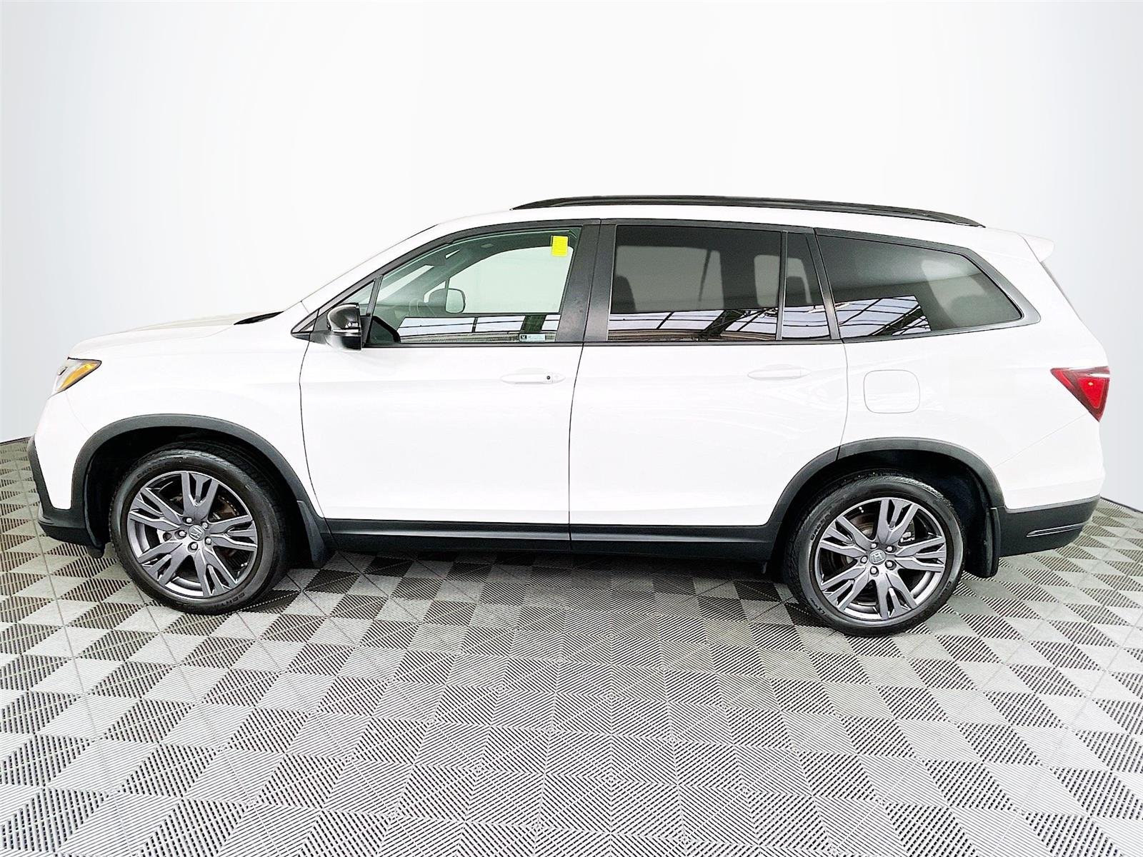 Used 2022 Platinum White Pearl Honda Sport image 4