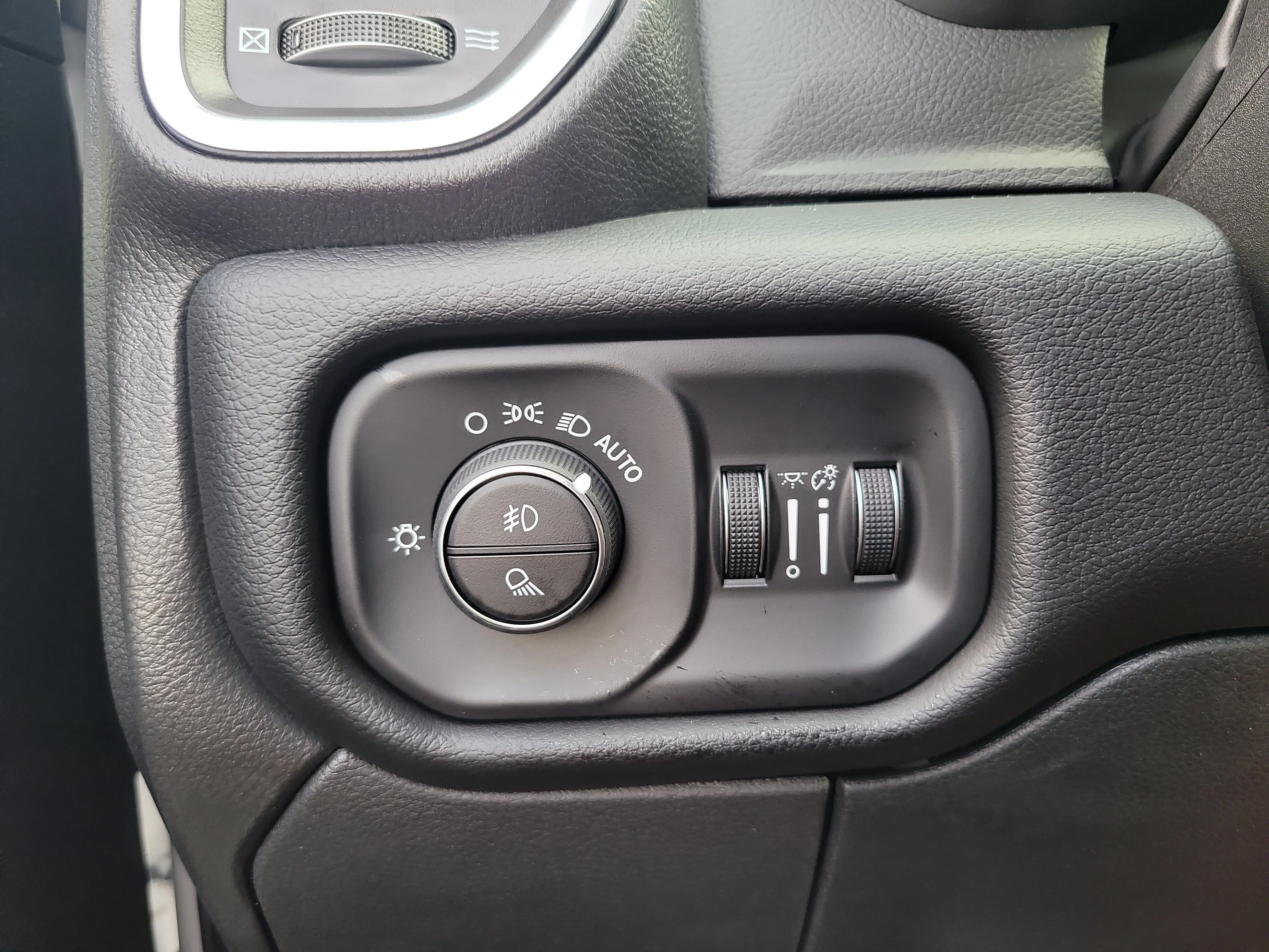 New 2026 Bright White Clearcoat Ram Laramie image 21