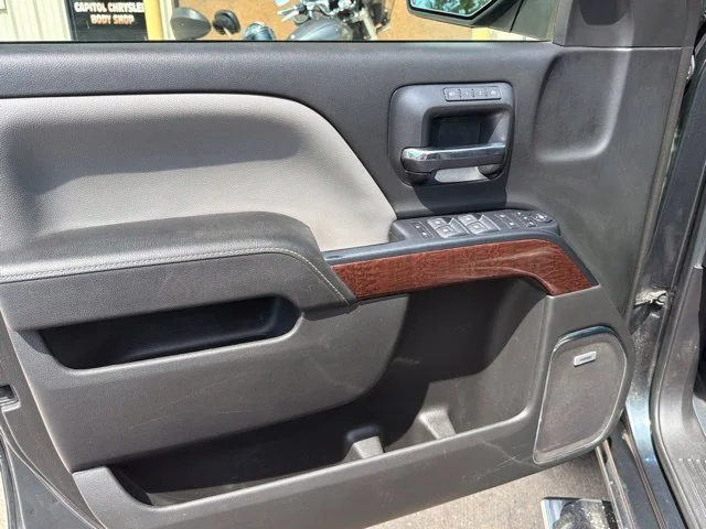 Used 2018 Gray GMC SLT image 17