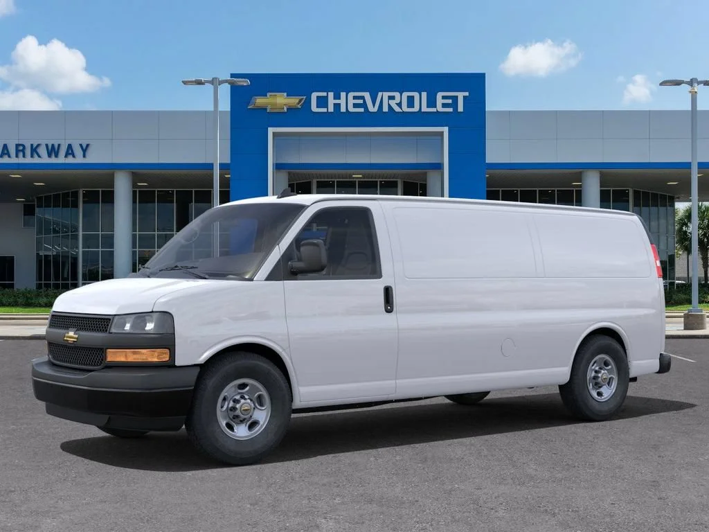 New 2025 Summit White Chevrolet WT image 2