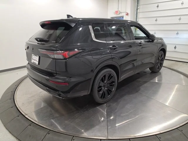 New 2026 Black Diamond Mitsubishi LE image 4