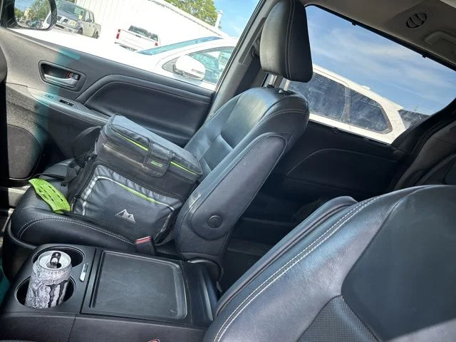 Used 2017 Silver Toyota SE Premium image 18