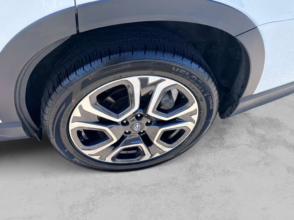 Used 2025 White Subaru Limited image 14