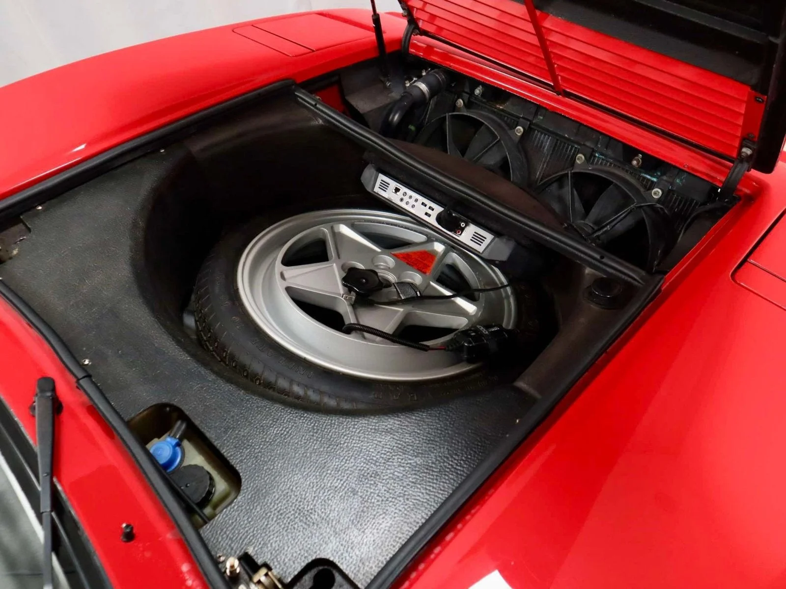 Used 1986  Ferrari  image 12