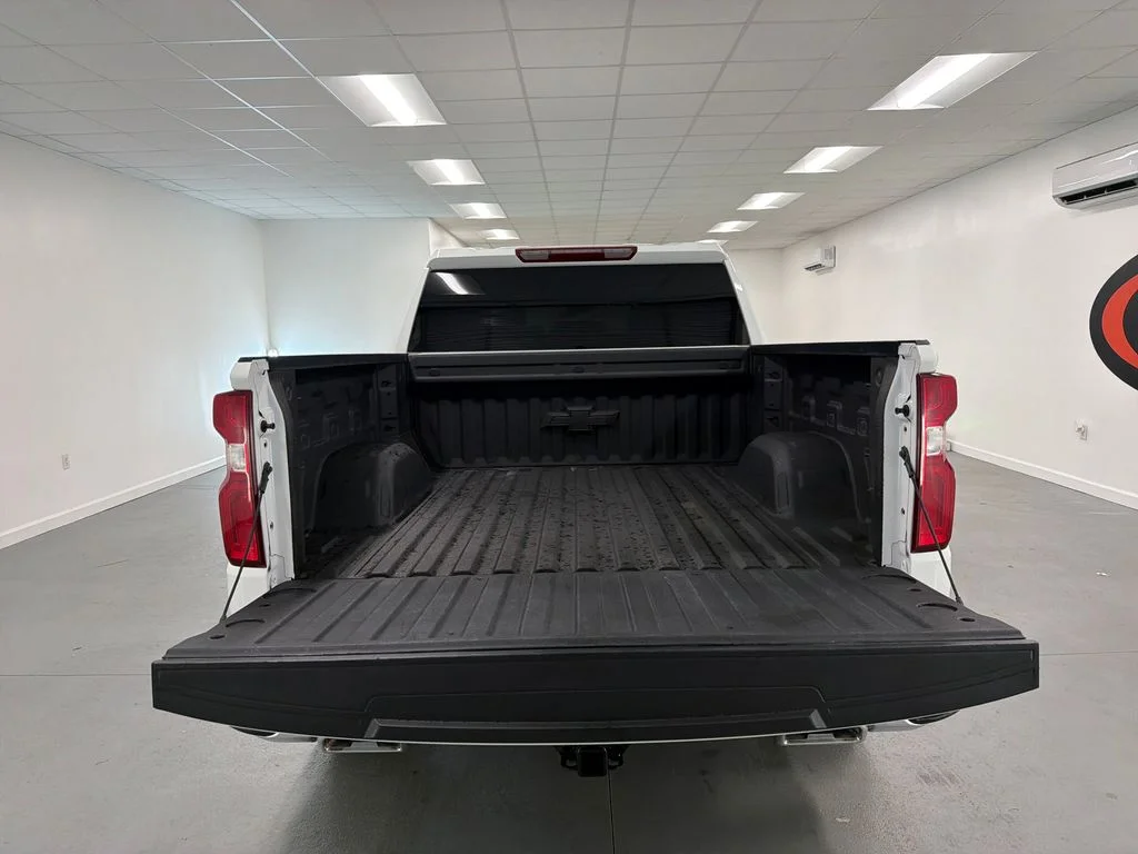 Used 2025 White Chevrolet LTZ image 8