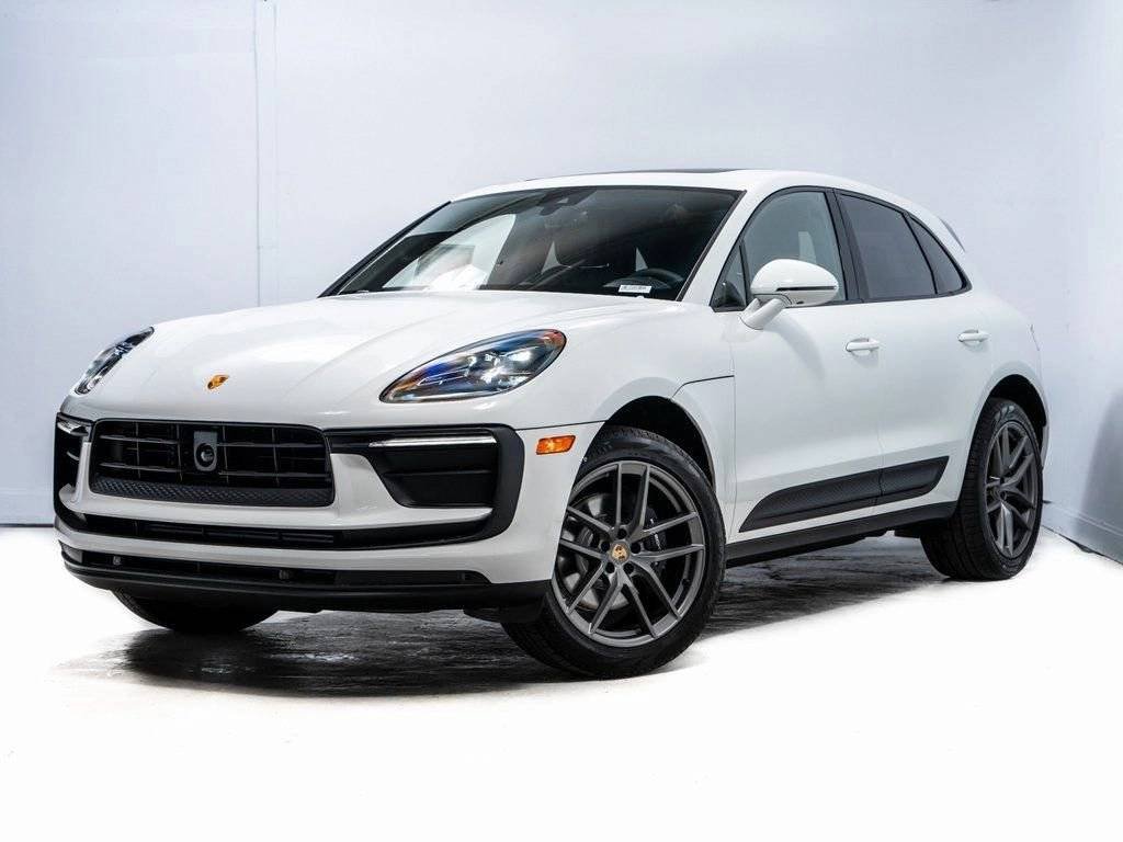 2026 Porsche Macan Base