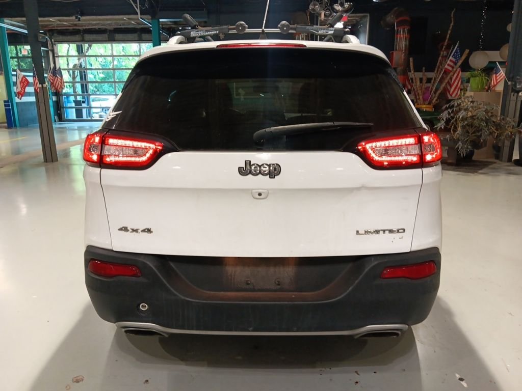 Used 2016 White Jeep  image 7