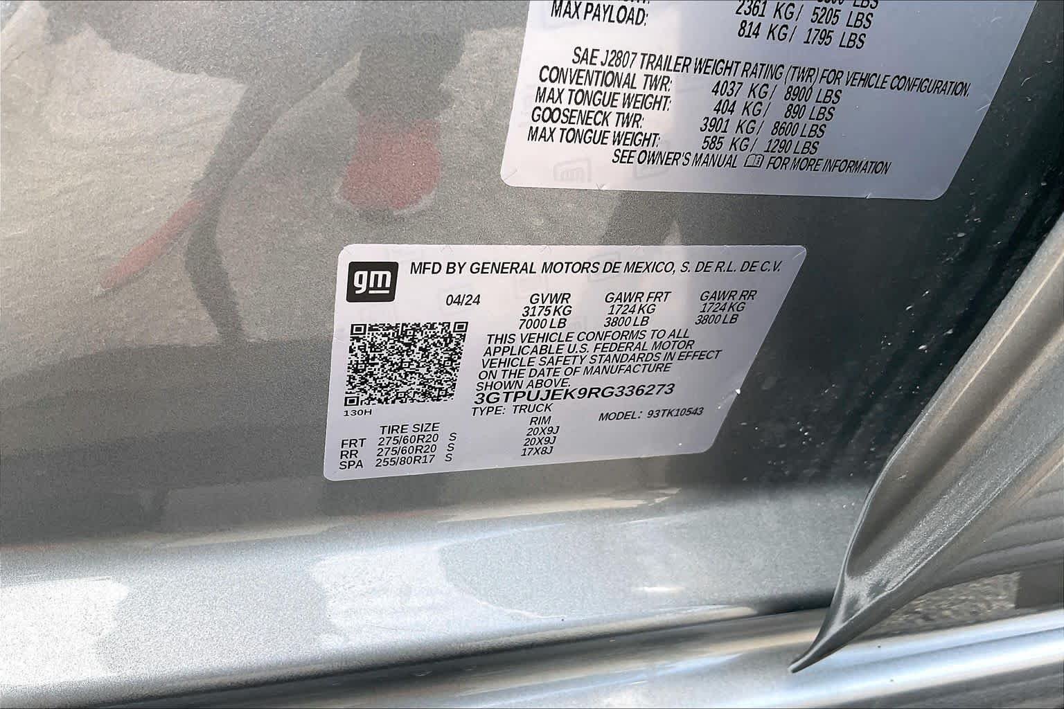 Used 2024 Sterling Metallic GMC Elevation image 32