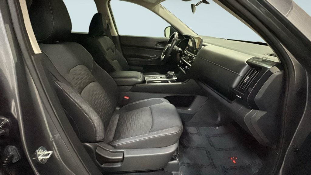 Used 2024 Gray Nissan SV image 8