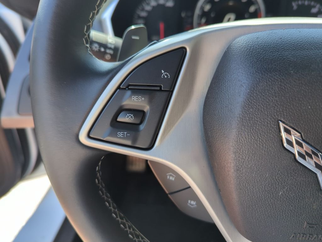 Used 2015 White Chevrolet Stingray Z51 image 17