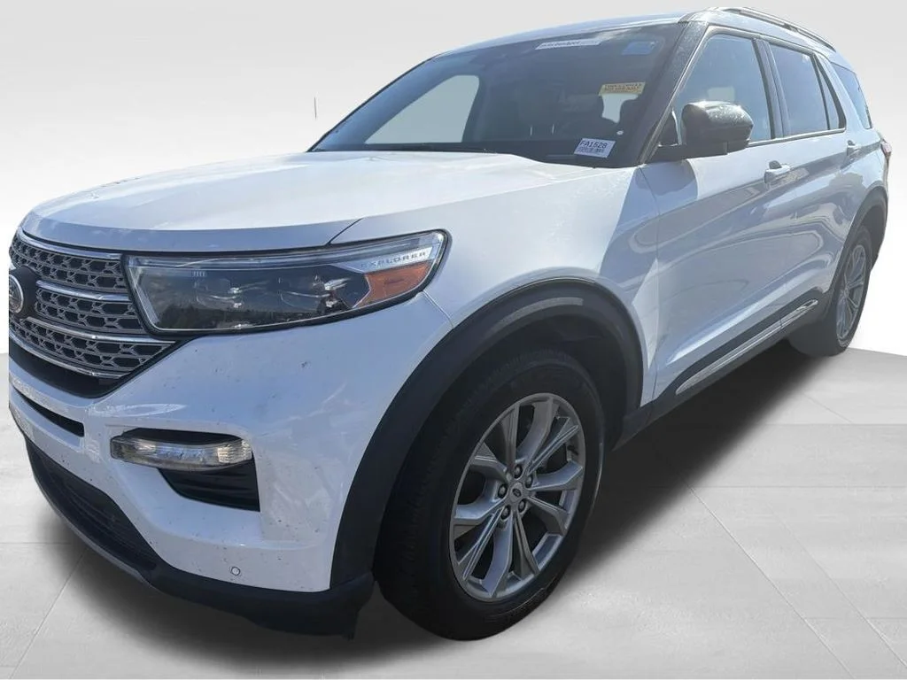 Used 2023 White Ford Limited image 12