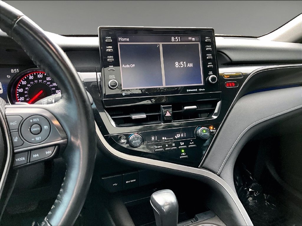 Used 2022 Ice Toyota XSE image 18