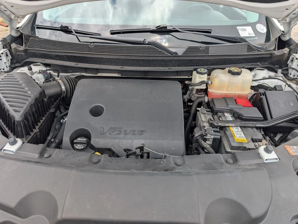Used 2021 White Chevrolet LT image 10