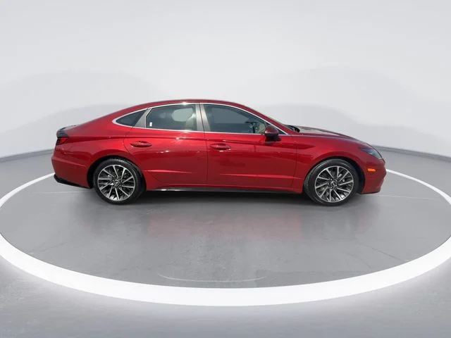 Used 2023 Red Hyundai Limited image 9