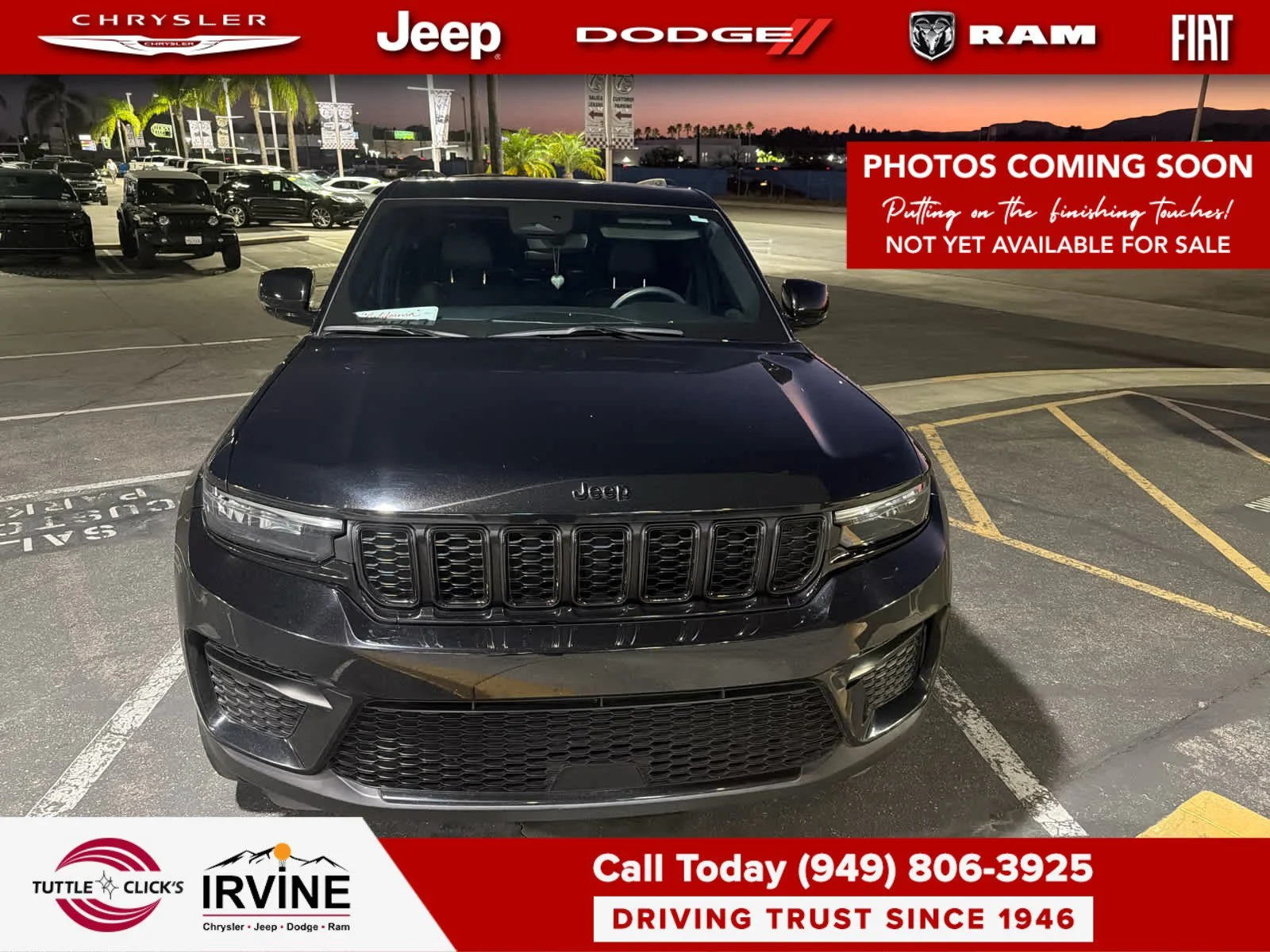 Used 2024 Diamond Black Crystal Pearlcoat Jeep Altitude X image 1