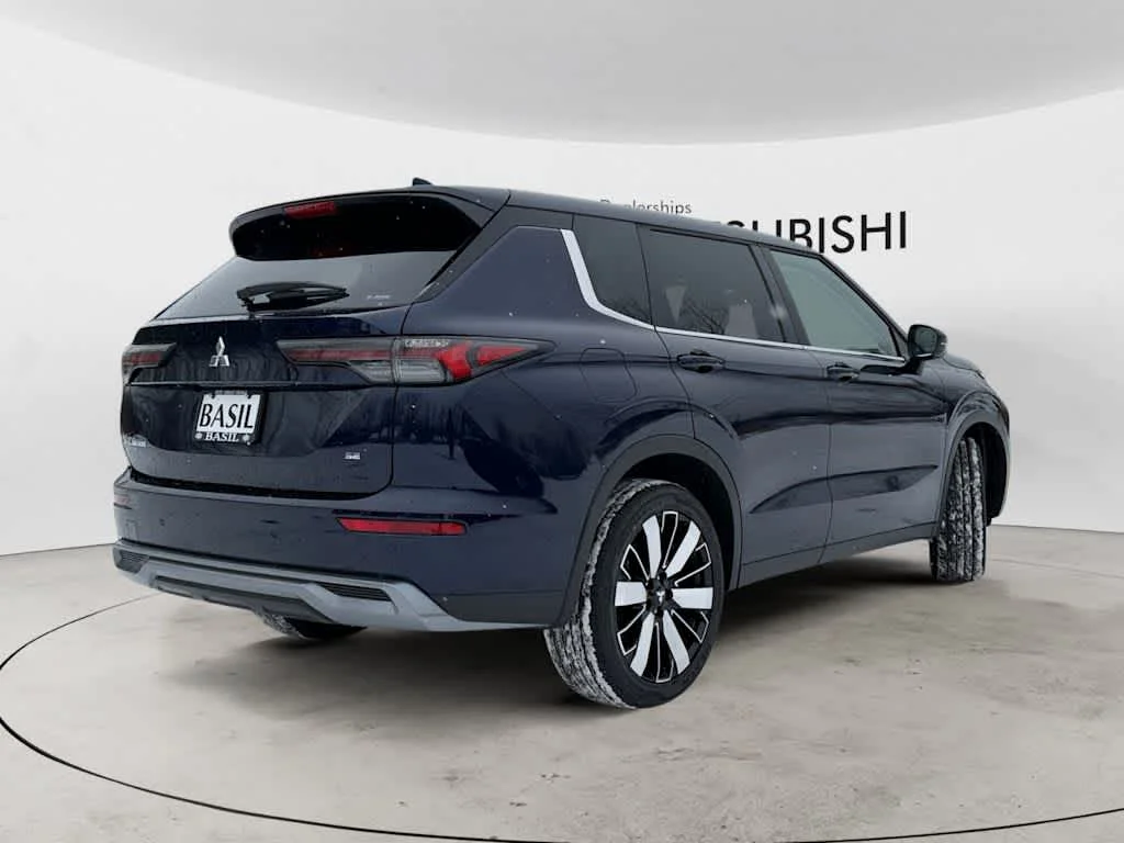 New 2025 Cosmic Blue Metallic Mitsubishi SEL image 8