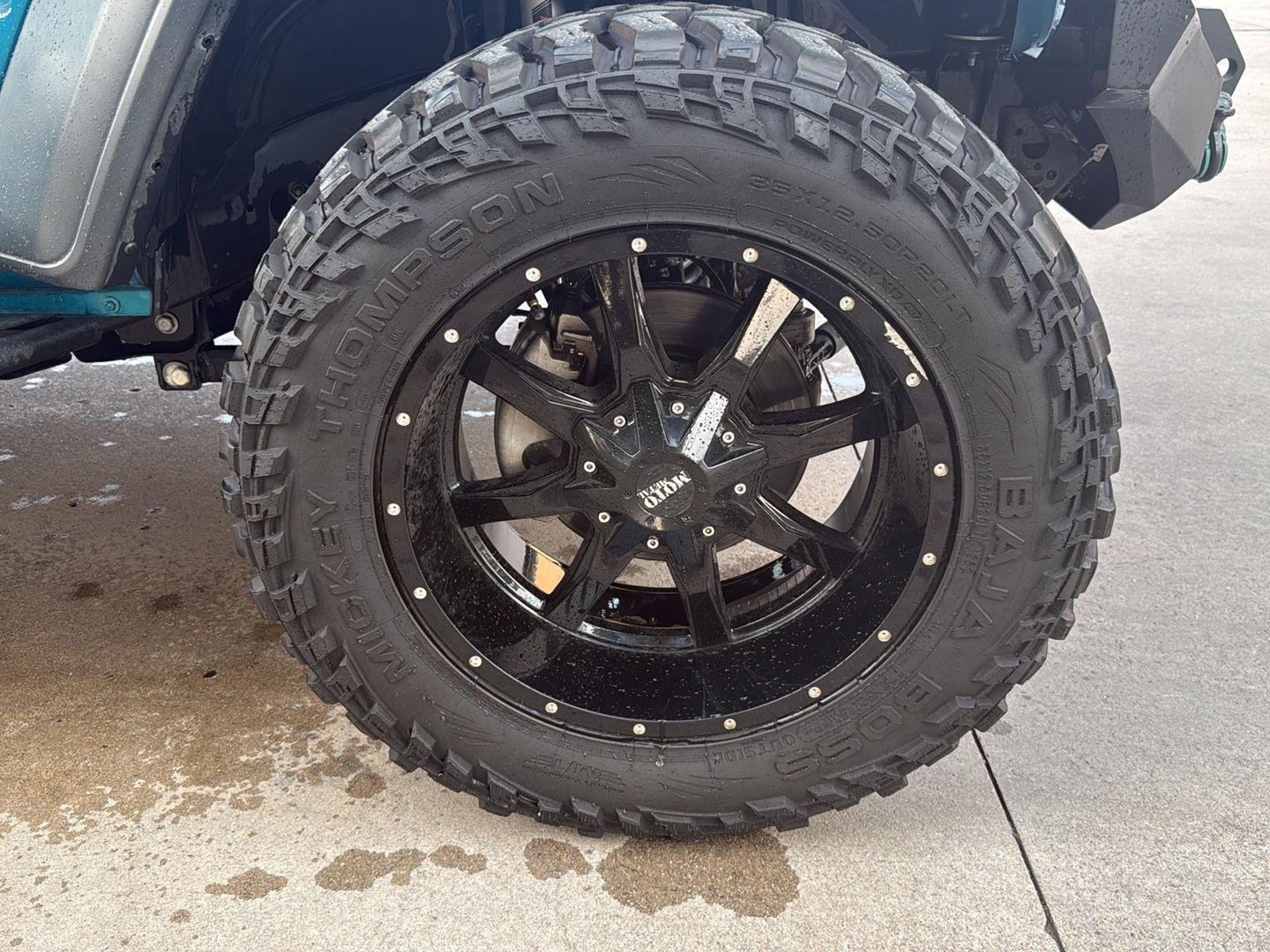 Used 2019 Bikini Pearlcoat Jeep Sport S image 5