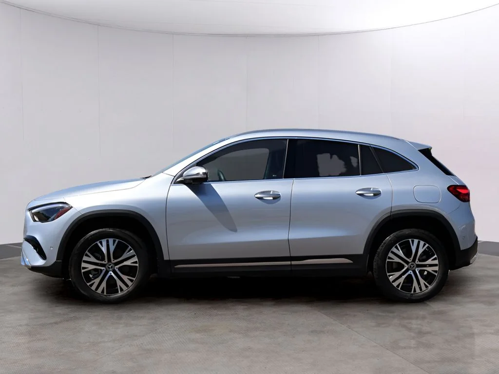 Used 2026 Cirrus Silver Metallic Mercedes-Benz GLA 250 image 4