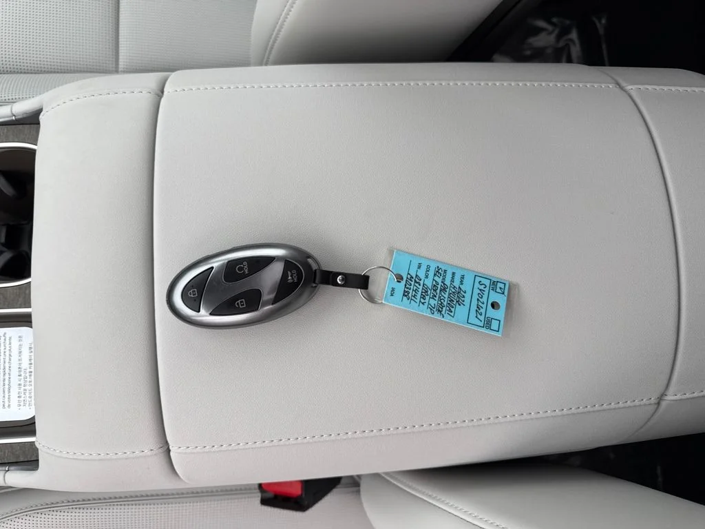 New 2026 Gray Hyundai SEL Premium image 29