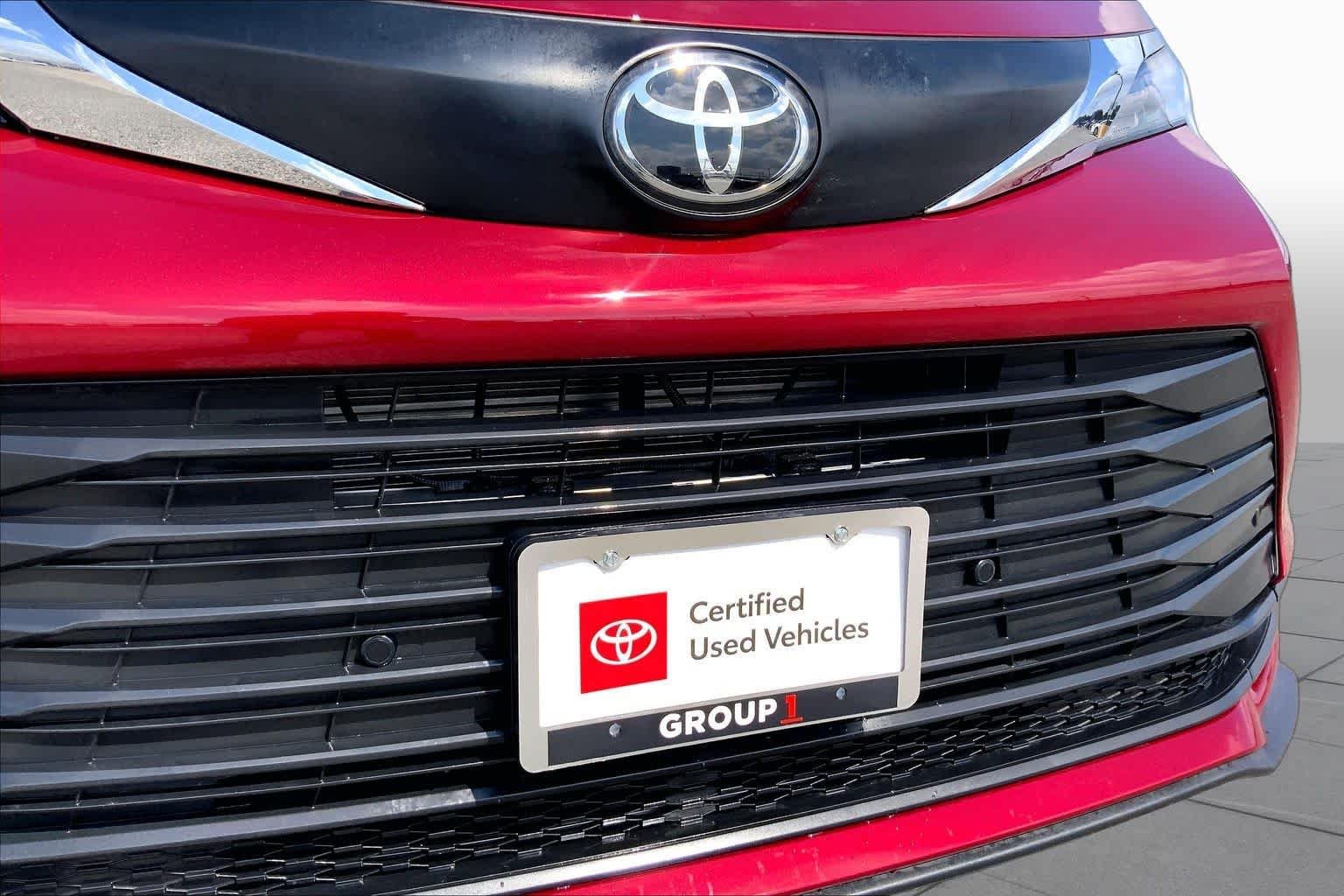 Used 2026 Ruby Flare Pearl Toyota XLE image 29