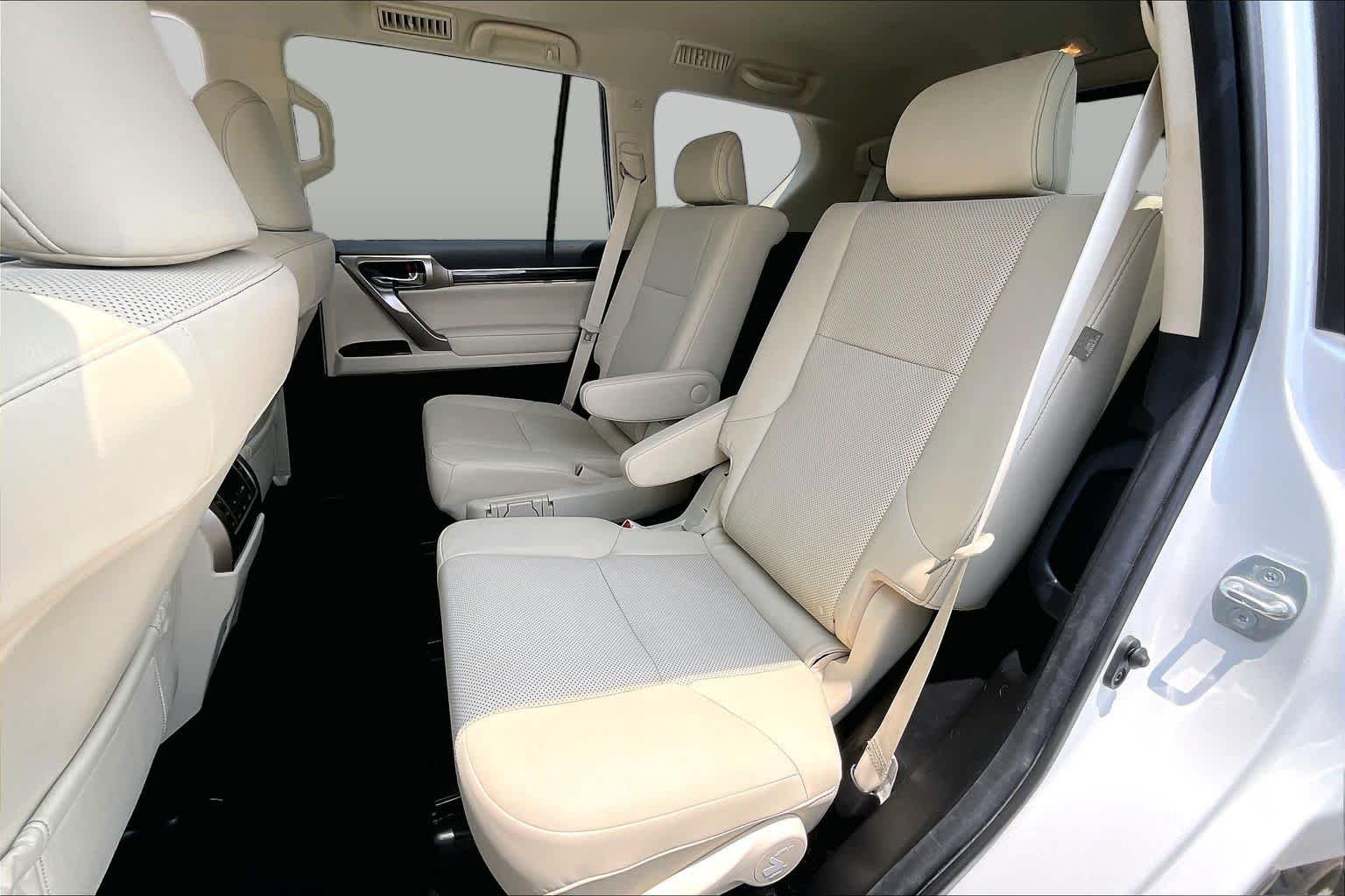 Used 2021 Starfire Pearl Lexus Premium image 19