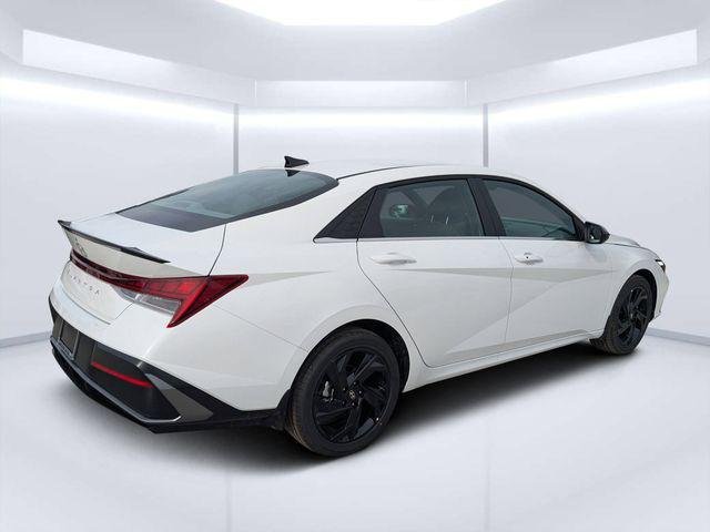 New 2026 White Hyundai SEL Sport Premium image 3