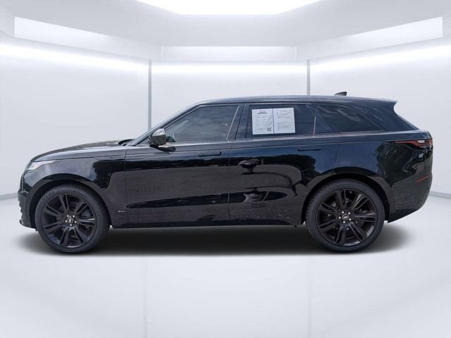 Used 2021 Black Land Rover R-Dynamic HSE image 6