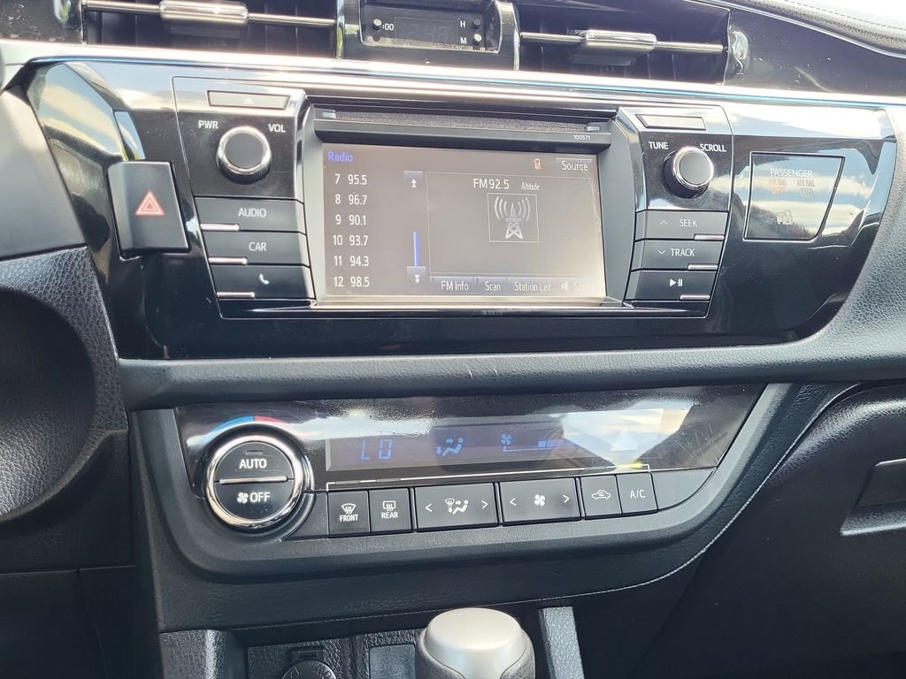 Used 2016 Red Toyota S image 19