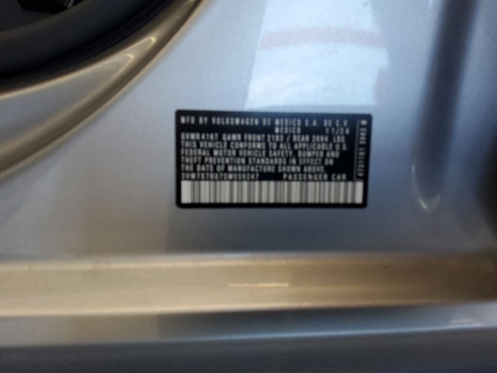 Used 2025  Volkswagen 1.5T SE image 20