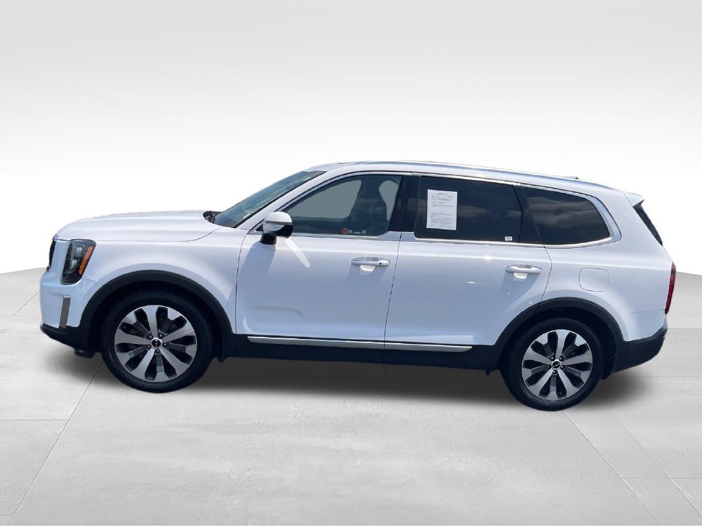 Used 2022 White Kia SX image 2