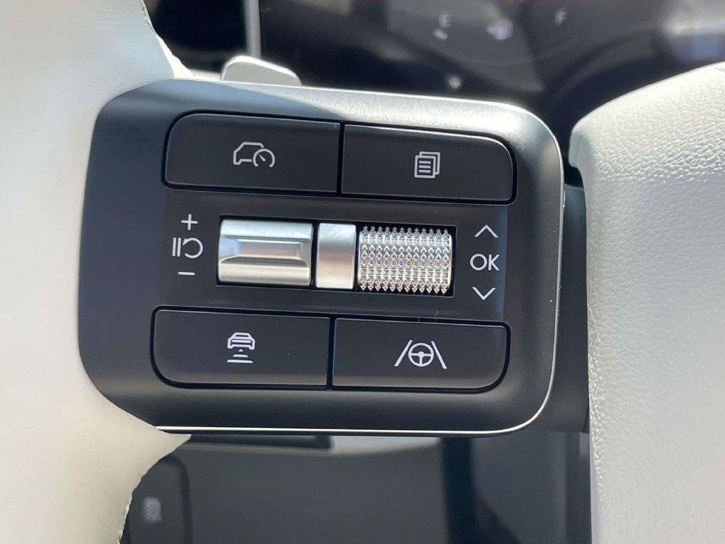 New 2027 Gray Hyundai SEL AWD image 22