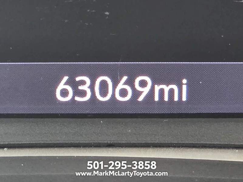Used 2020 Red Quartz GMC FWD 4DR SLT image 23