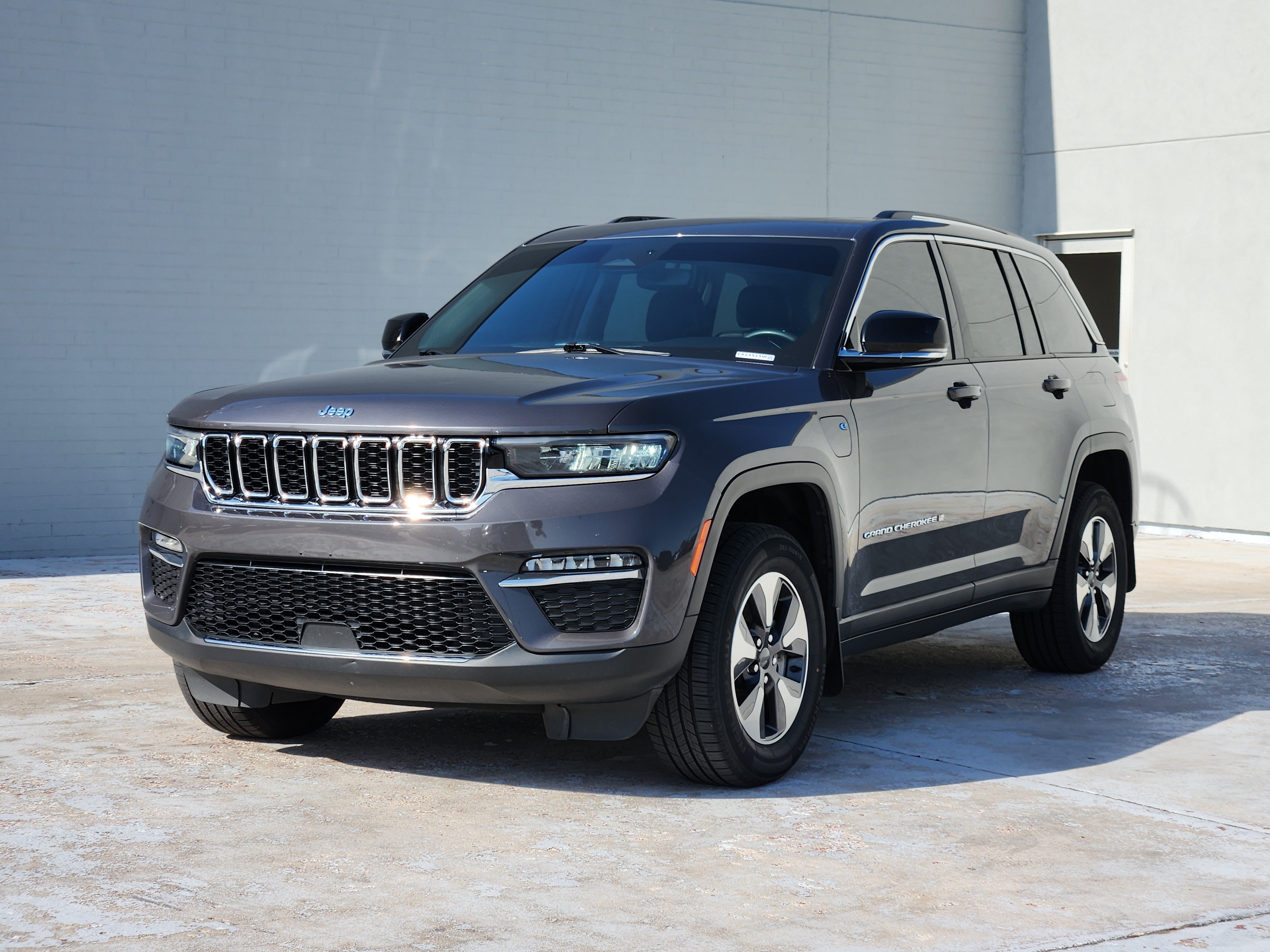 Used 2023 Baltic Gray Metallic Clearcoat Jeep 4DR 4WD image 4