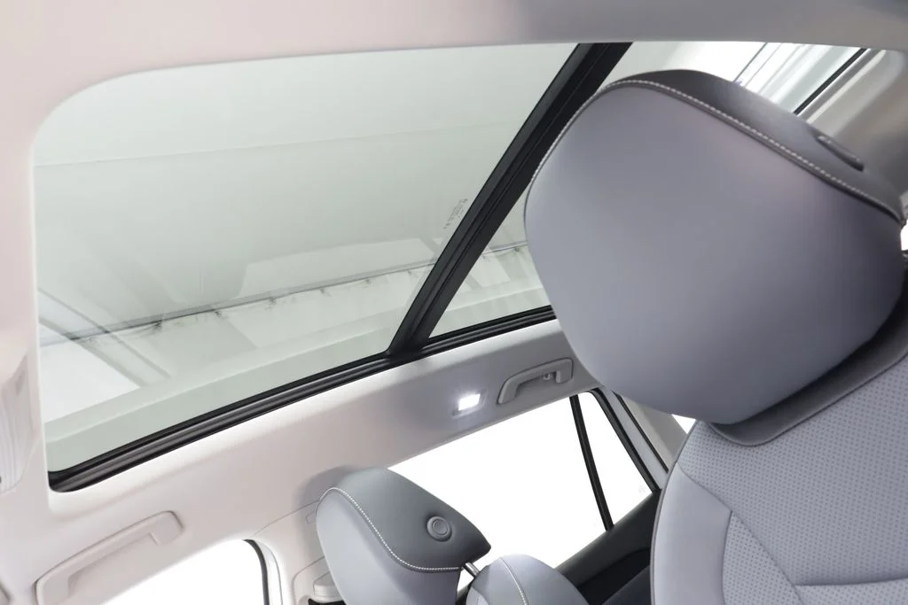 New 2026 Pure White Volkswagen 2.0T SE image 14