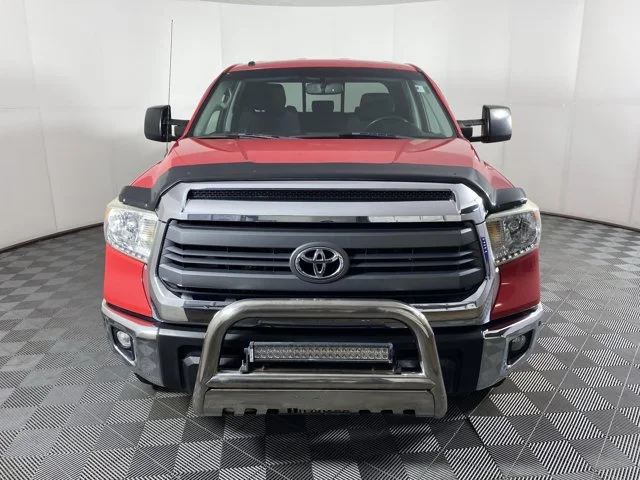 Used 2014 Red Toyota SR5 image 9