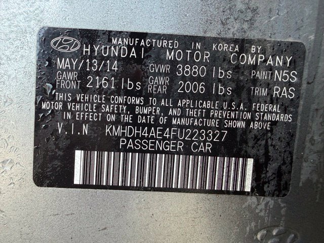 Used 2015 Titanium Gray Metallic Hyundai SE image 12