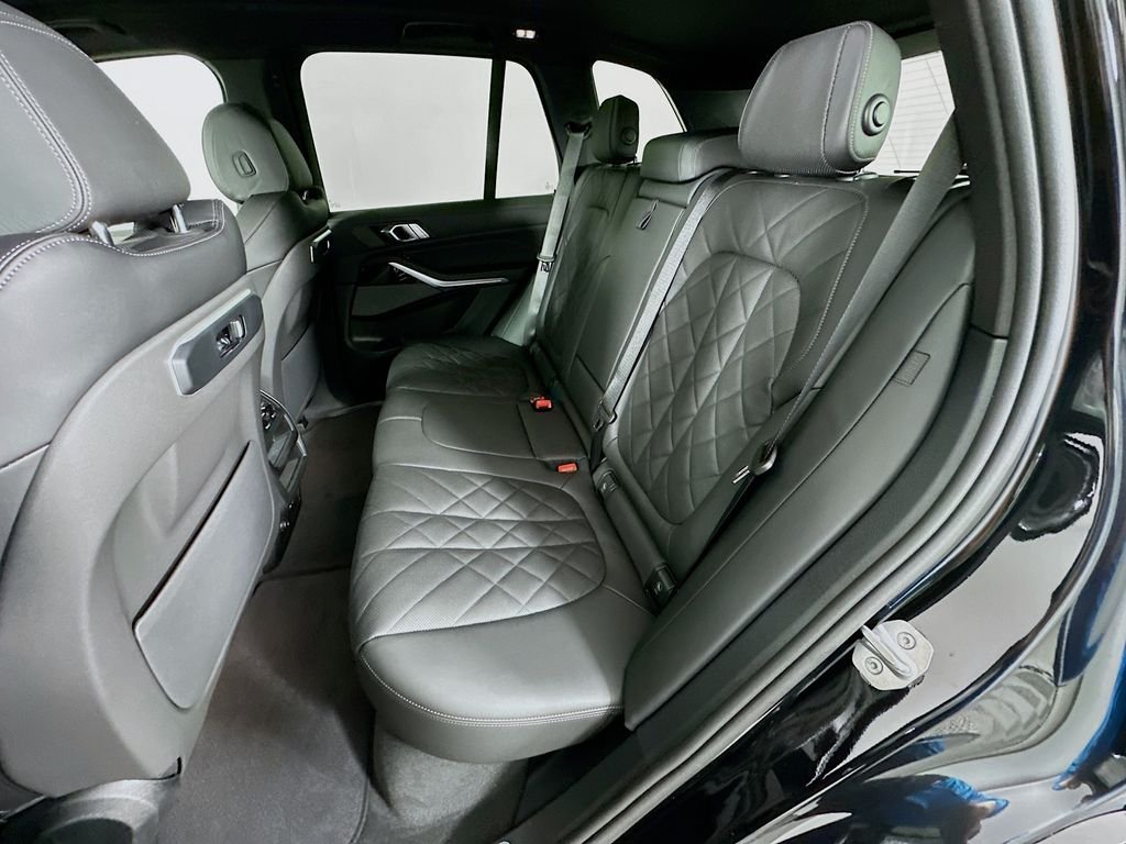 New 2026 Black Sapphire Metallic BMW xDrive40i image 17