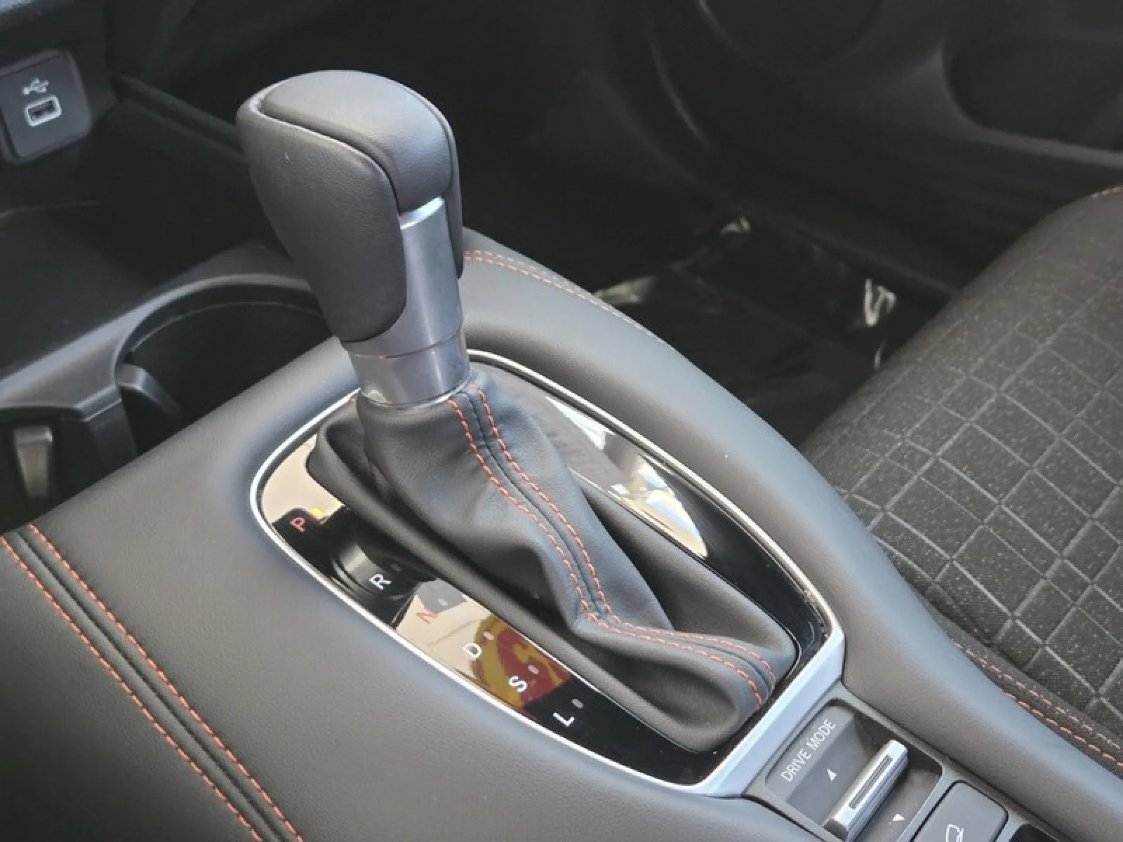 Used 2025 Platinum White Pearl Honda Sport image 31