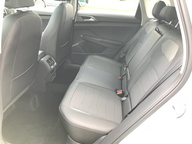 New 2026 Monument Gray w/Deep Black Roof Volkswagen SE Black image 27