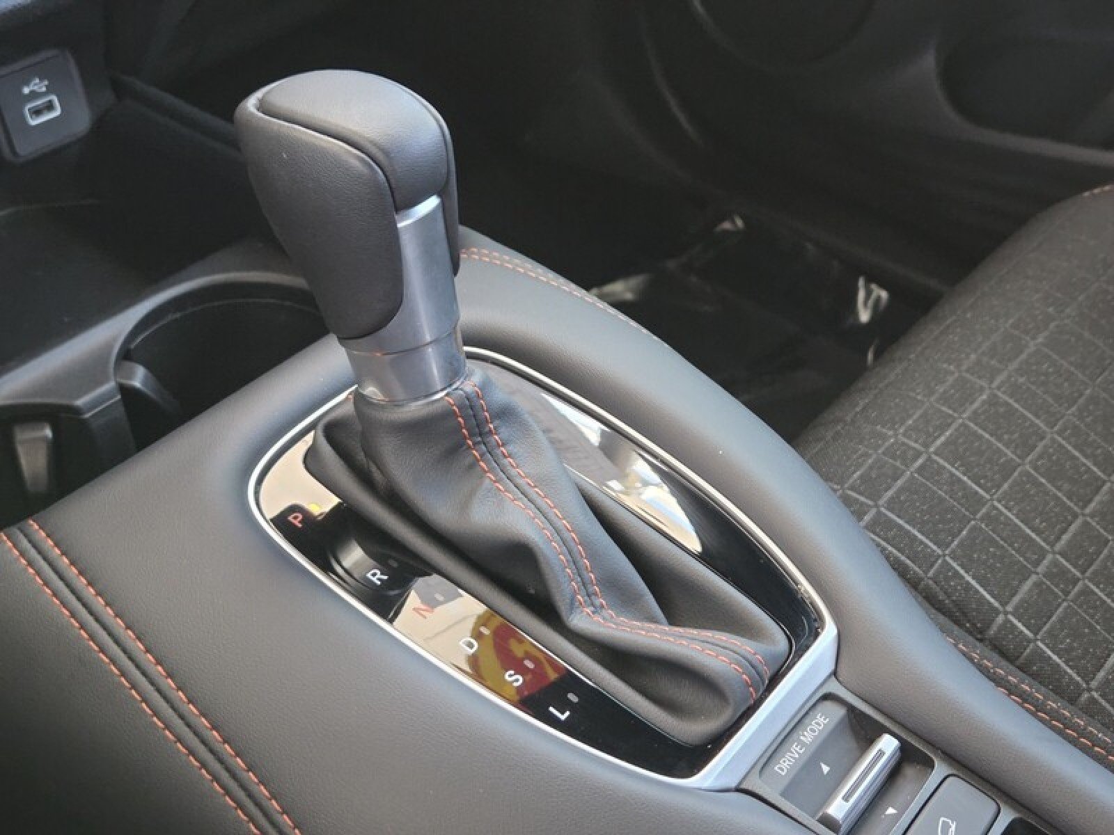 Used 2025 Platinum White Pearl Honda Sport image 31