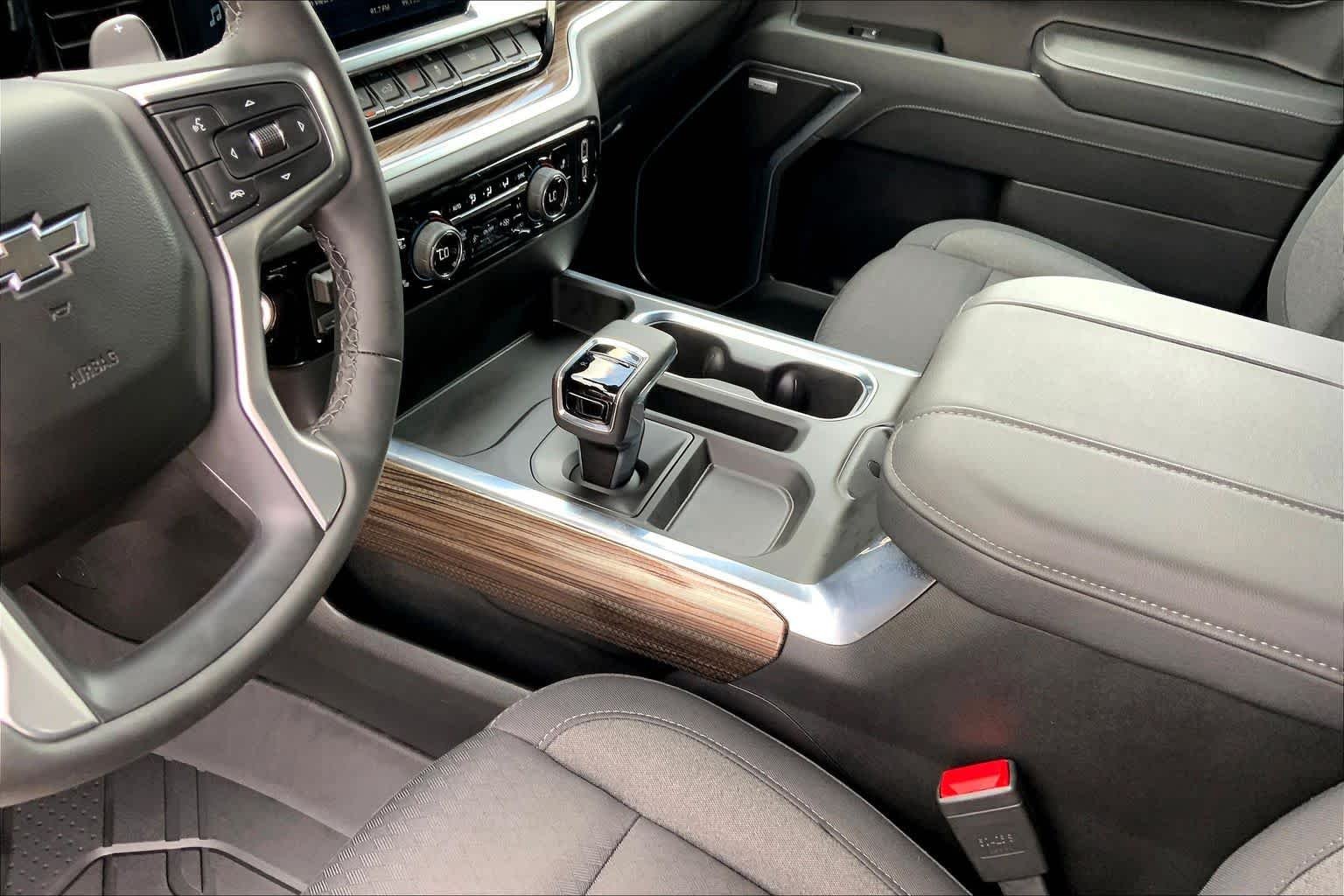 Used 2026 Summit White Chevrolet RST image 18