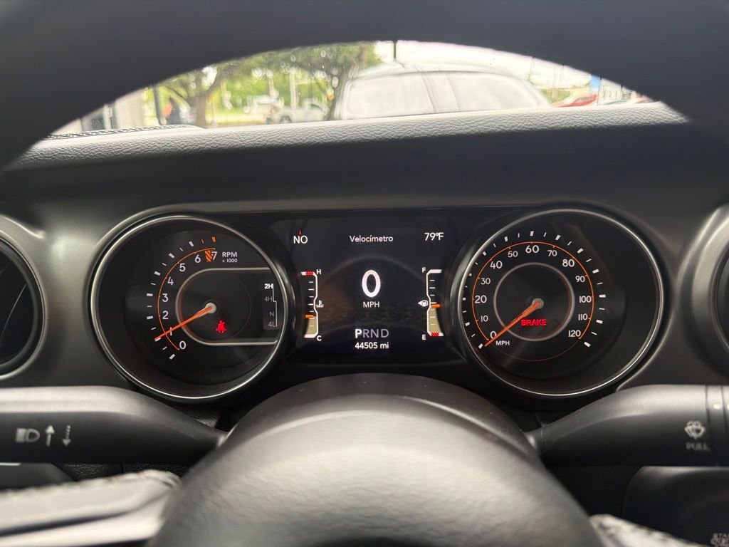 Used 2023 Green Jeep Sport S image 31